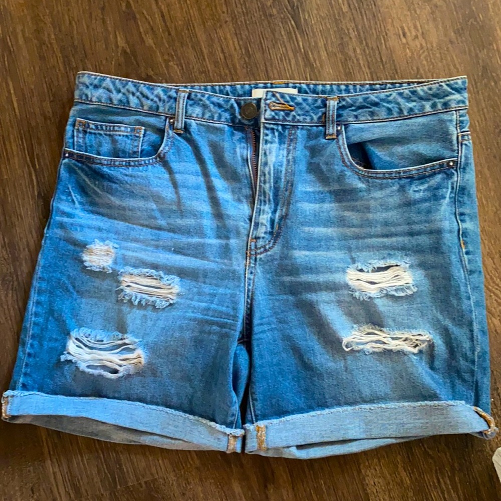 Forever 21 high waisted Jean shorts, Size 31